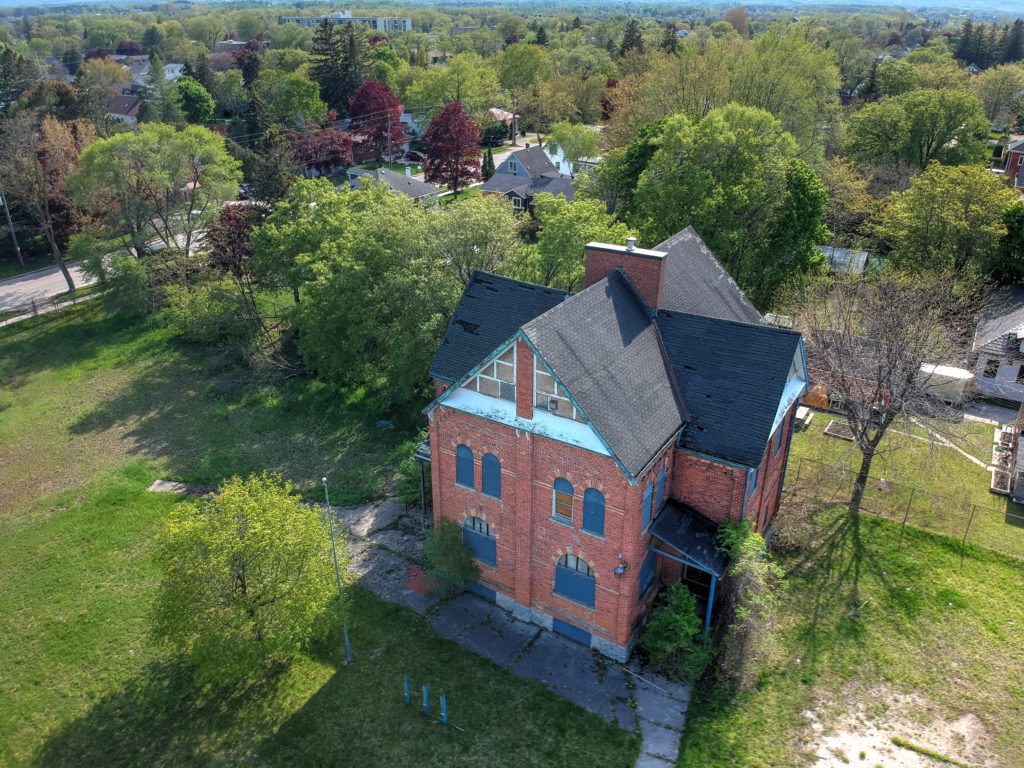 400 Maple Street, Collingwood Listing Broker in Partnership