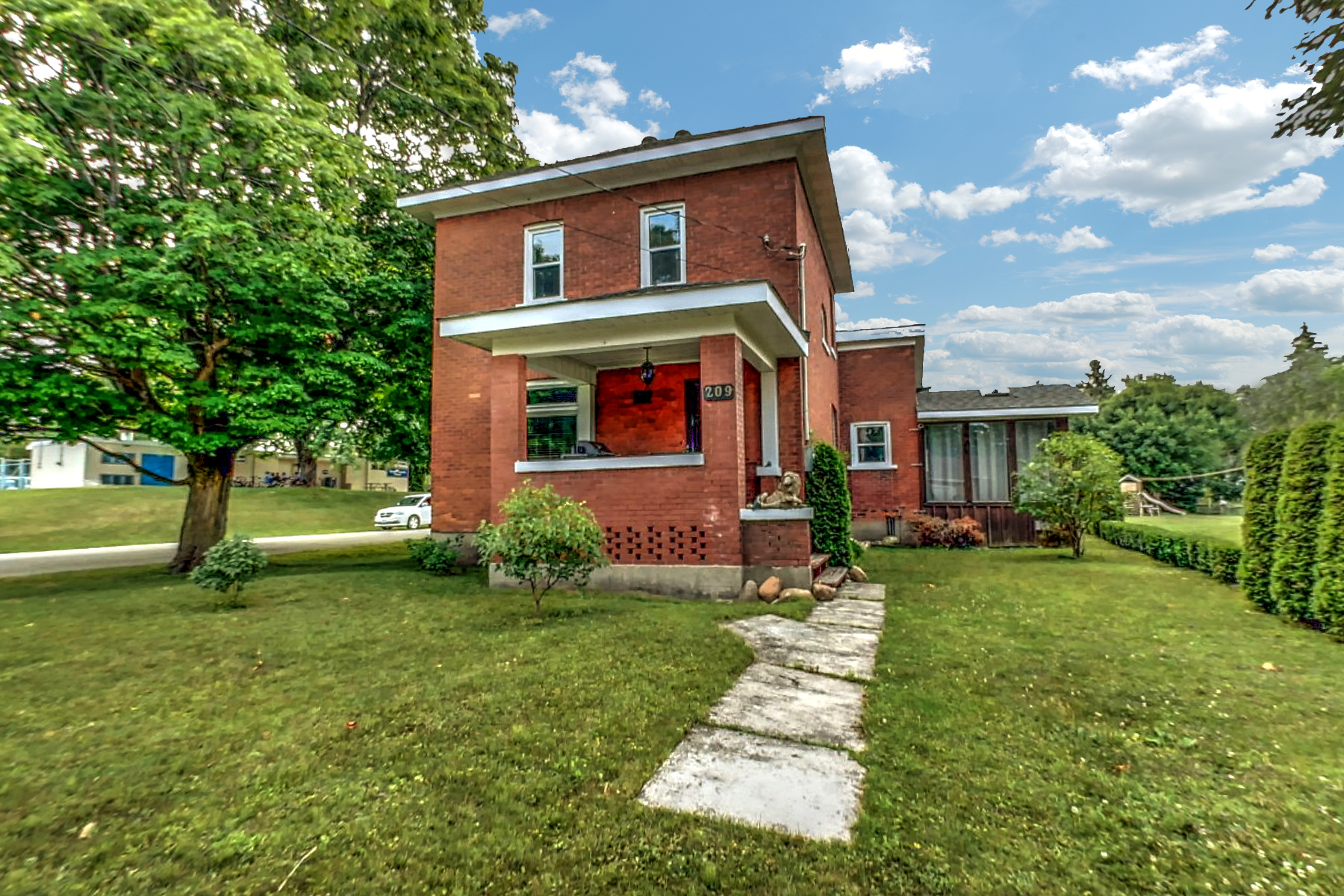 209 Marshall Street, Meaford | MeafordCharm.com