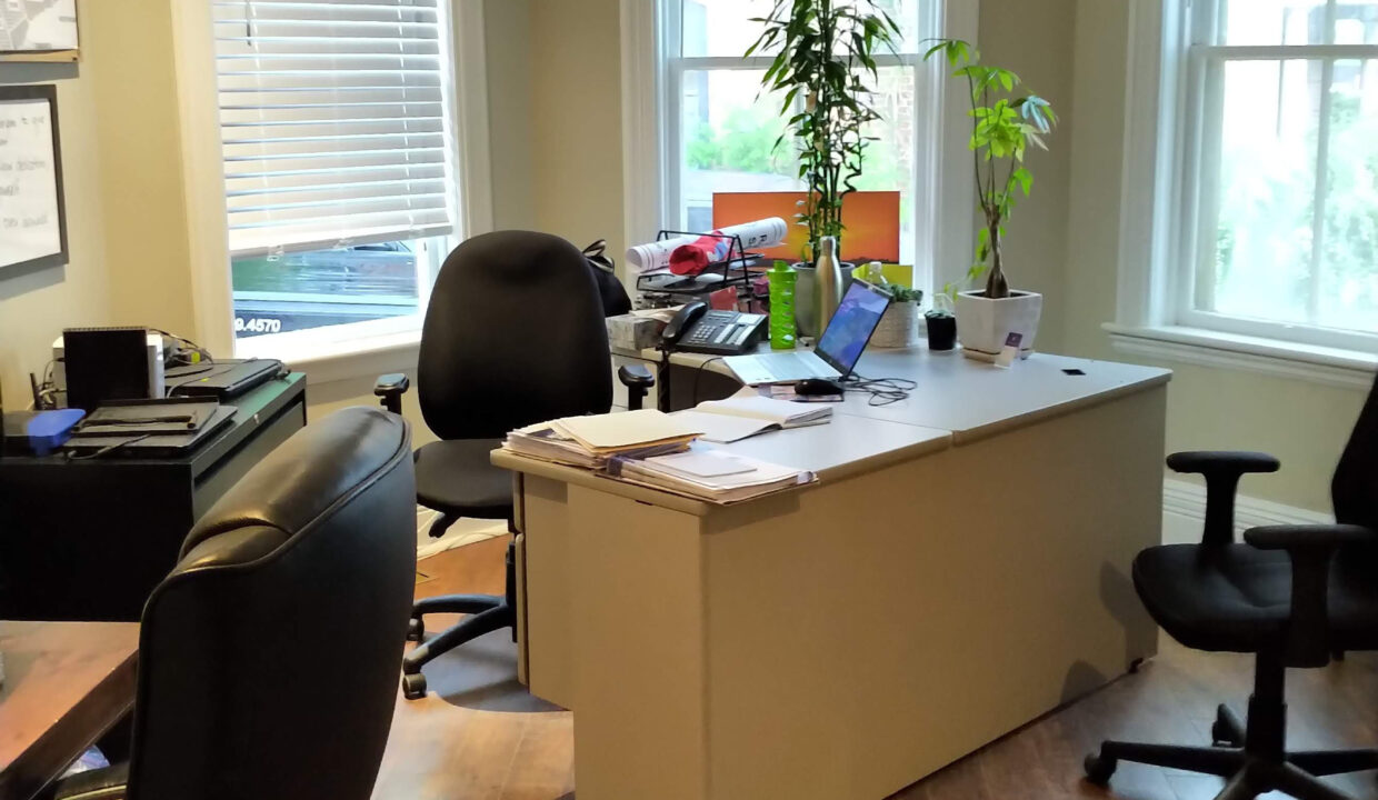 74 Hume Office 2 Photo