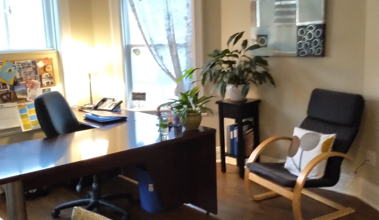 74 Hume Office Photo