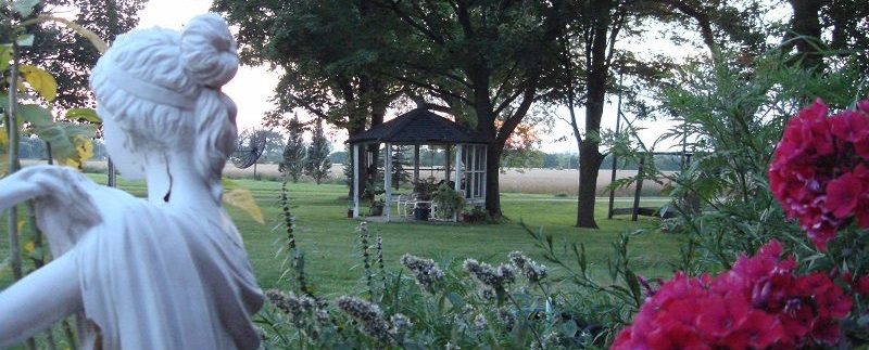 Statue-Gazebo