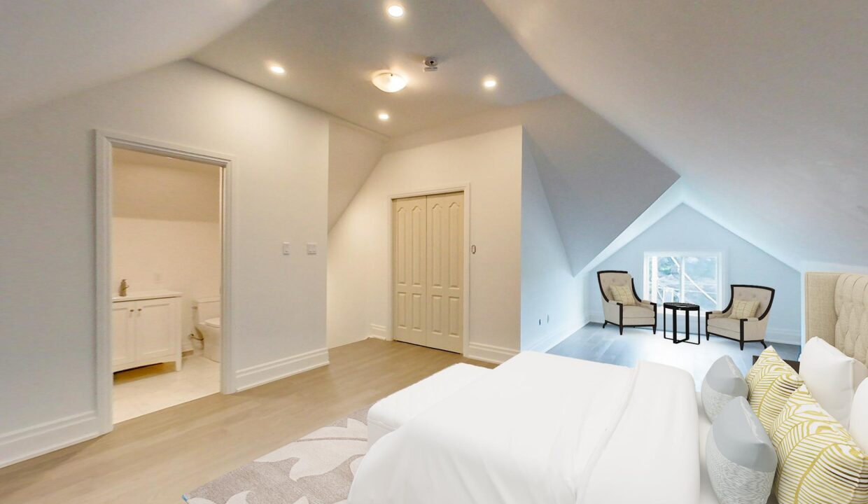 15954213703_masterbedroom