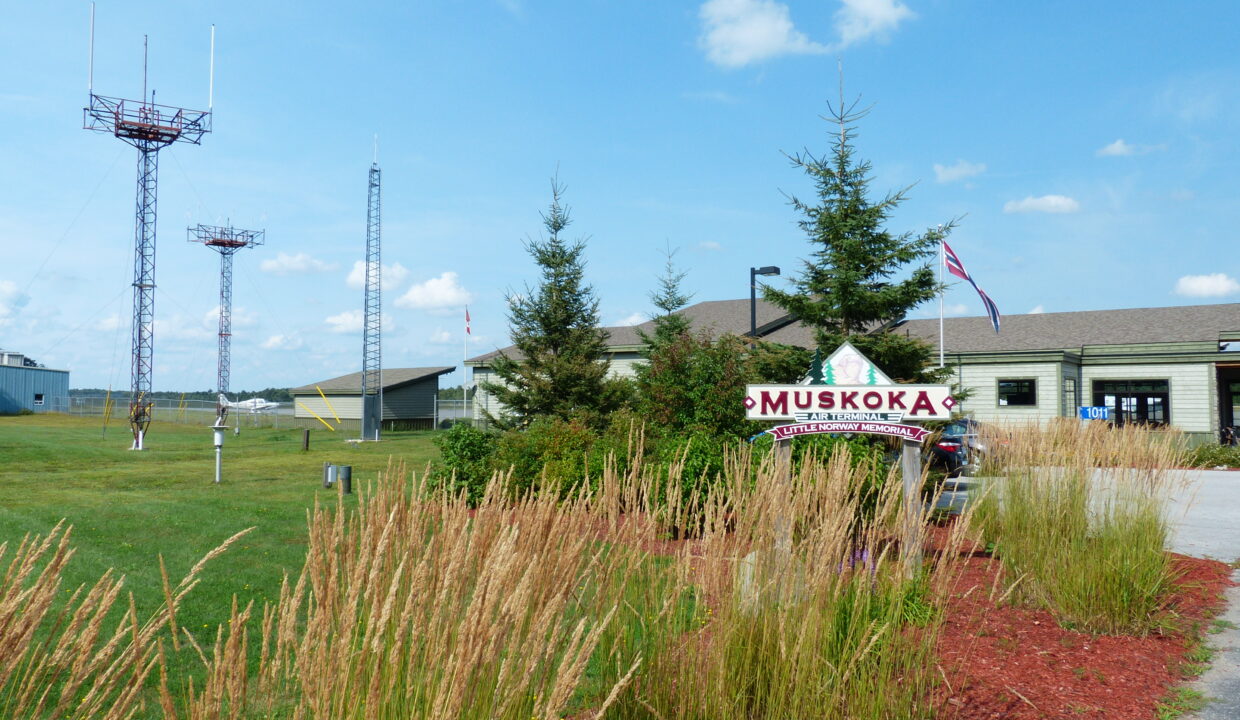 Muskoka_Airport_Terminal
