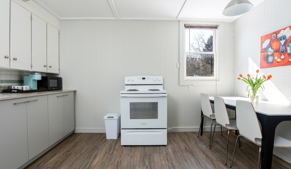 008-137 King Street East 8