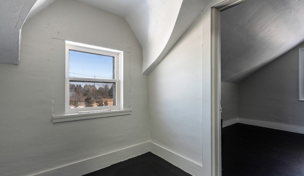 035-137 King Street East 35